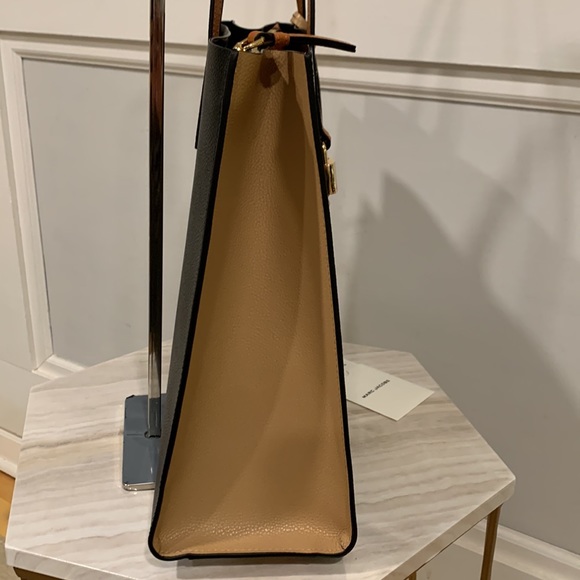 Marc Jacobs Large Grind Colorblock Large Tri-Compartment Key & Lock Tote Bag - Picture 5 of 15